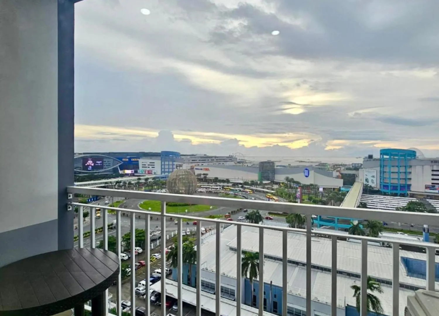 White House Staycation By Trixie Datiles Manila 0*,  Philippines