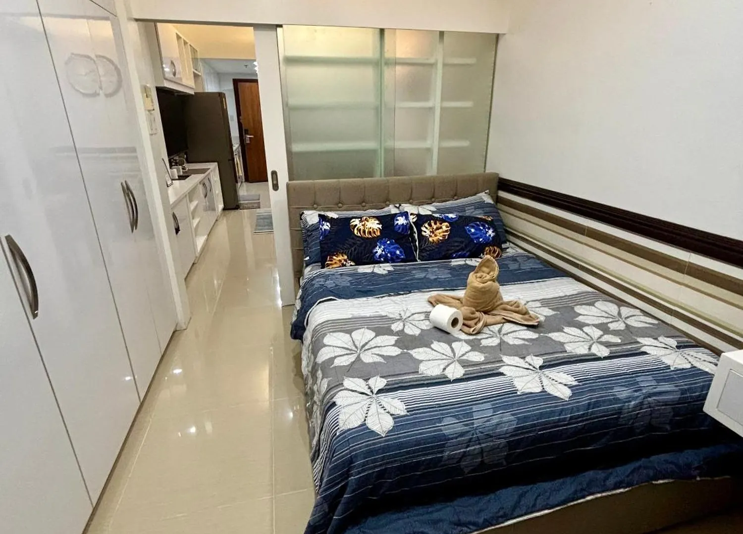 Aparthotel White House Staycation By Trixie Datiles Manila Philippines