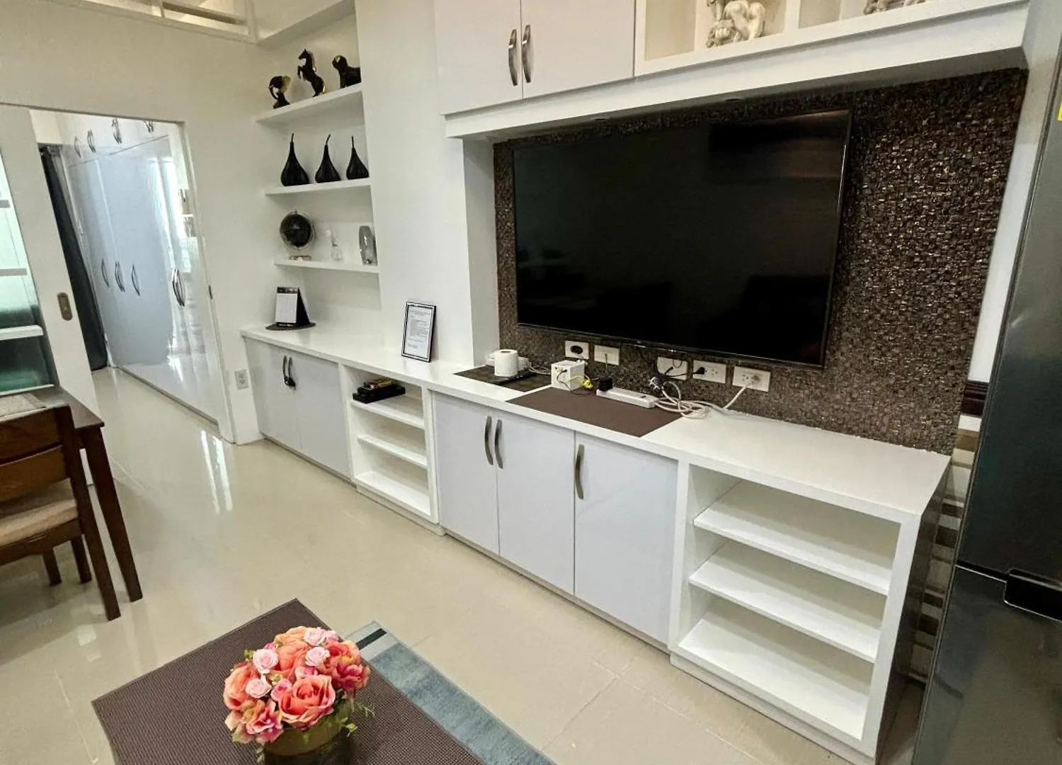 White House Staycation By Trixie Datiles Manila