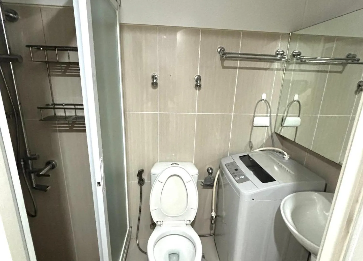 Aparthotel White House Staycation By Trixie Datiles Manila